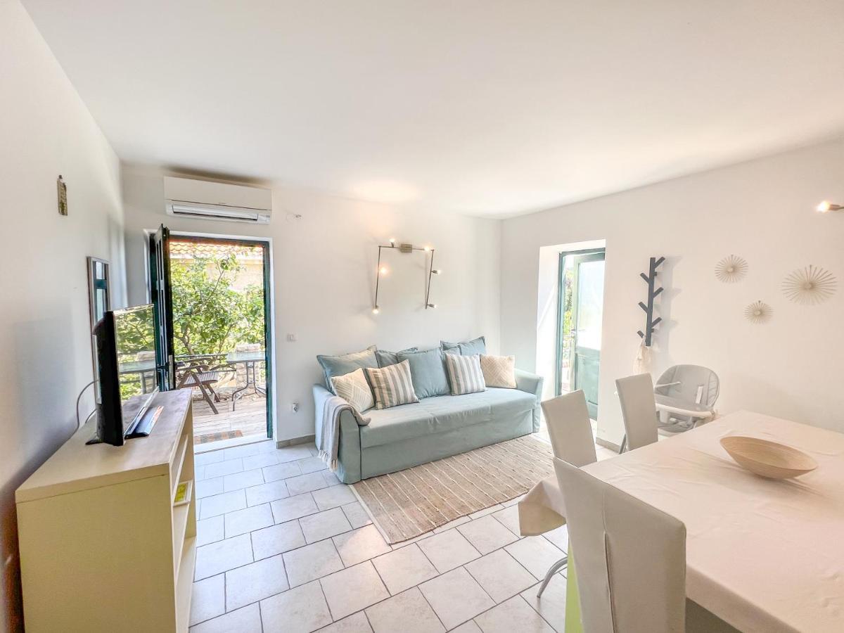 Eco Sunshine Apartments Lumbarda Eksteriør bilde